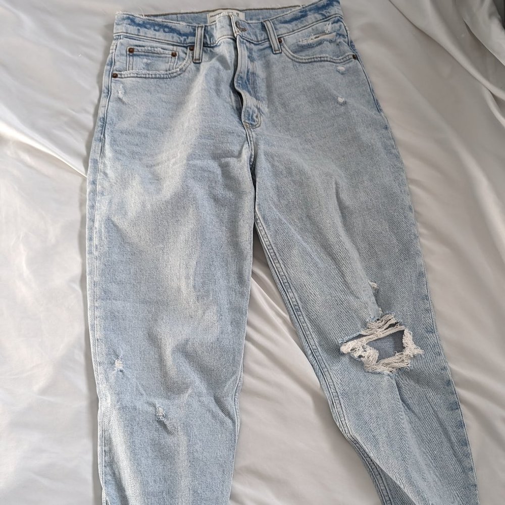 Abercrombie & Fitch The Mom Highrise Jean